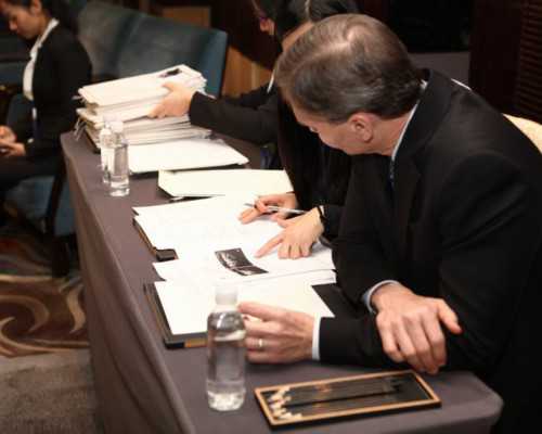 试管婴儿助孕与自然生育的差异探讨，解读辅助生殖技术